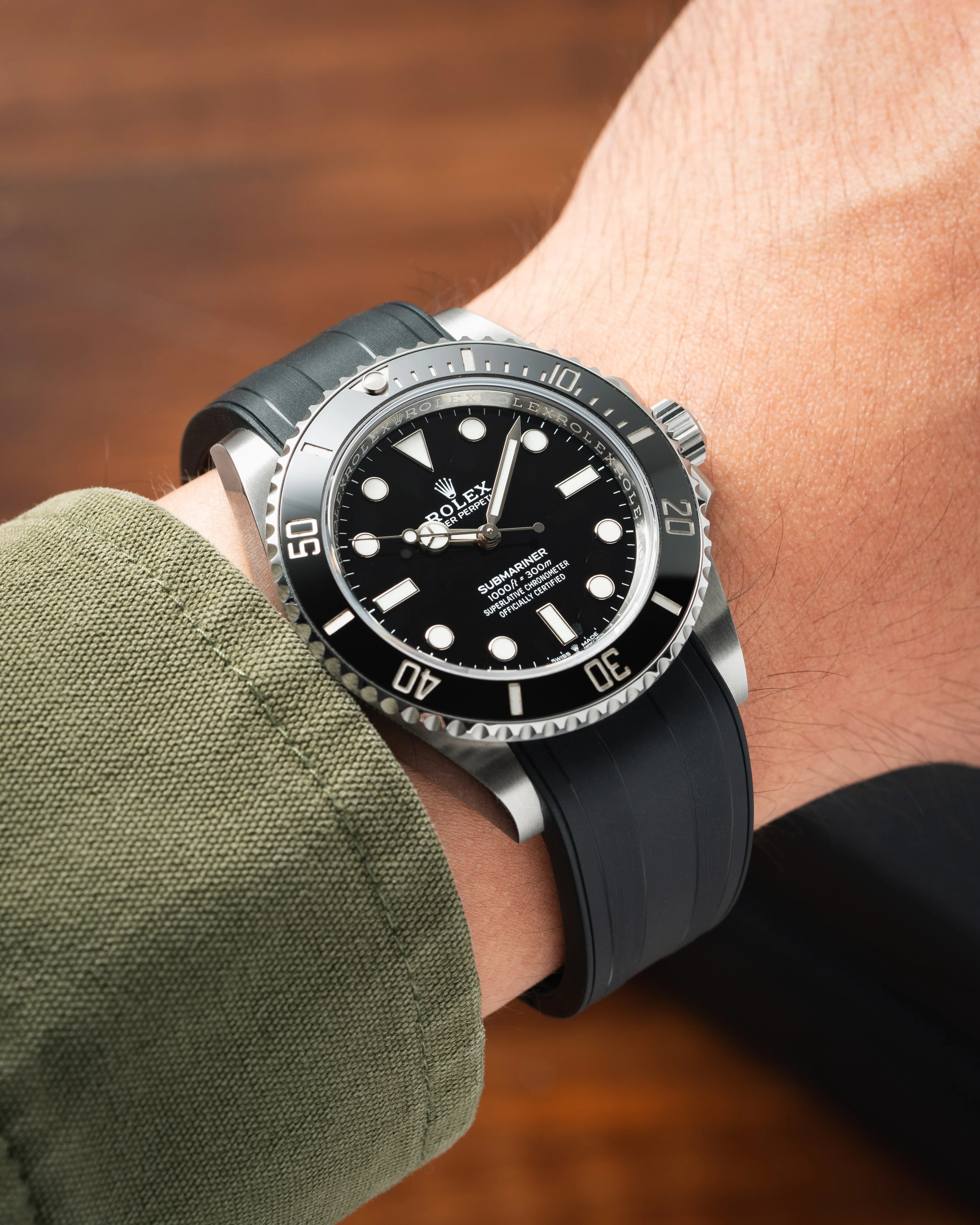 Black CTS Rubber Strap for Rolex Submariner 41mm - Image 4