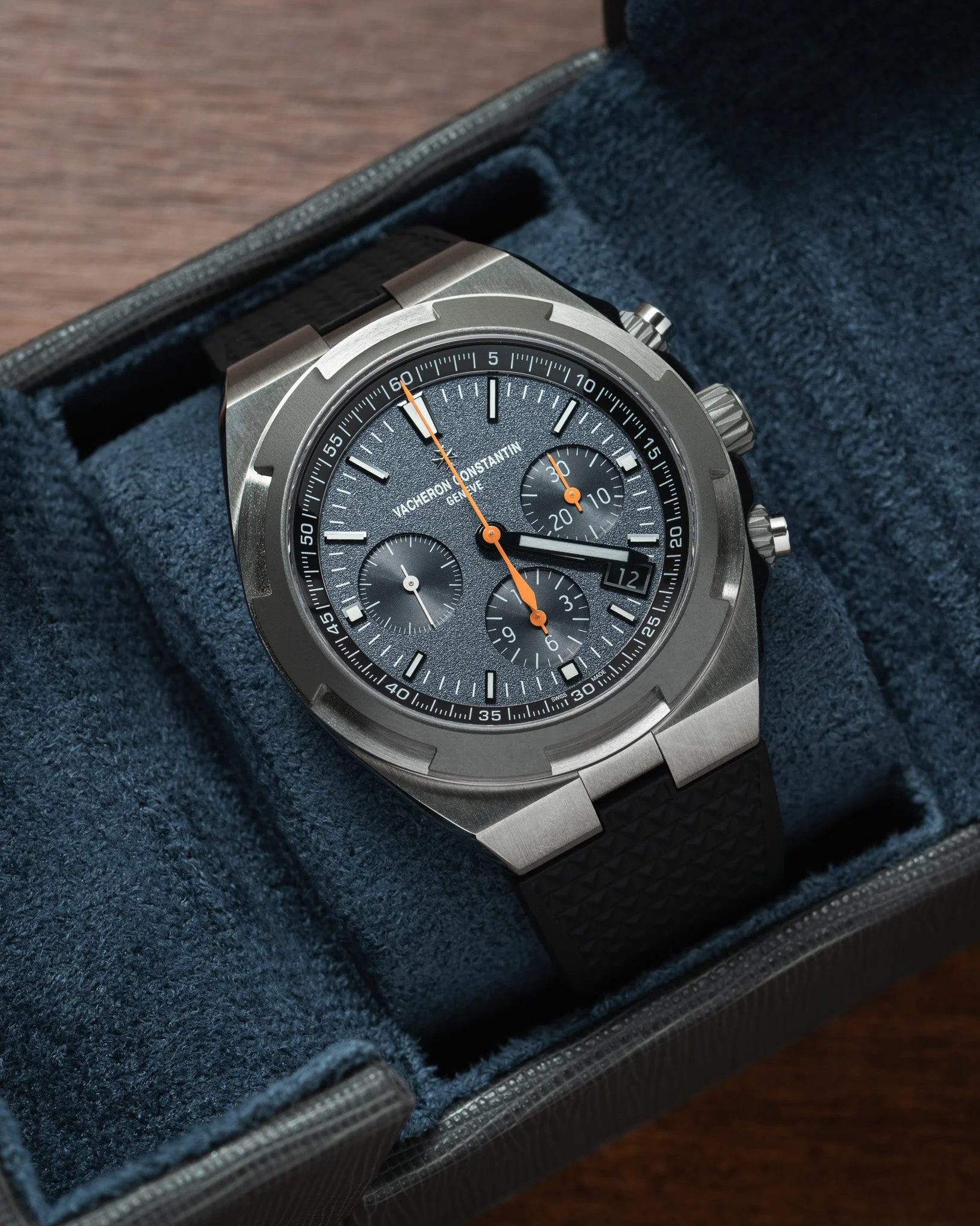 Black CTS Rubber Strap for Vacheron Constantin Overseas - Image 5