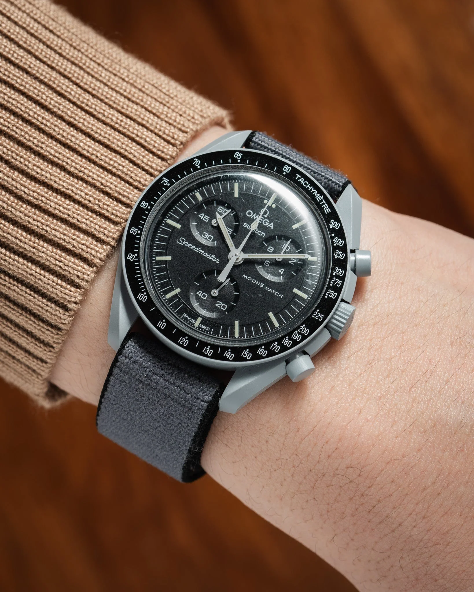 Overstock: Delcro Grey/Black - Image 3