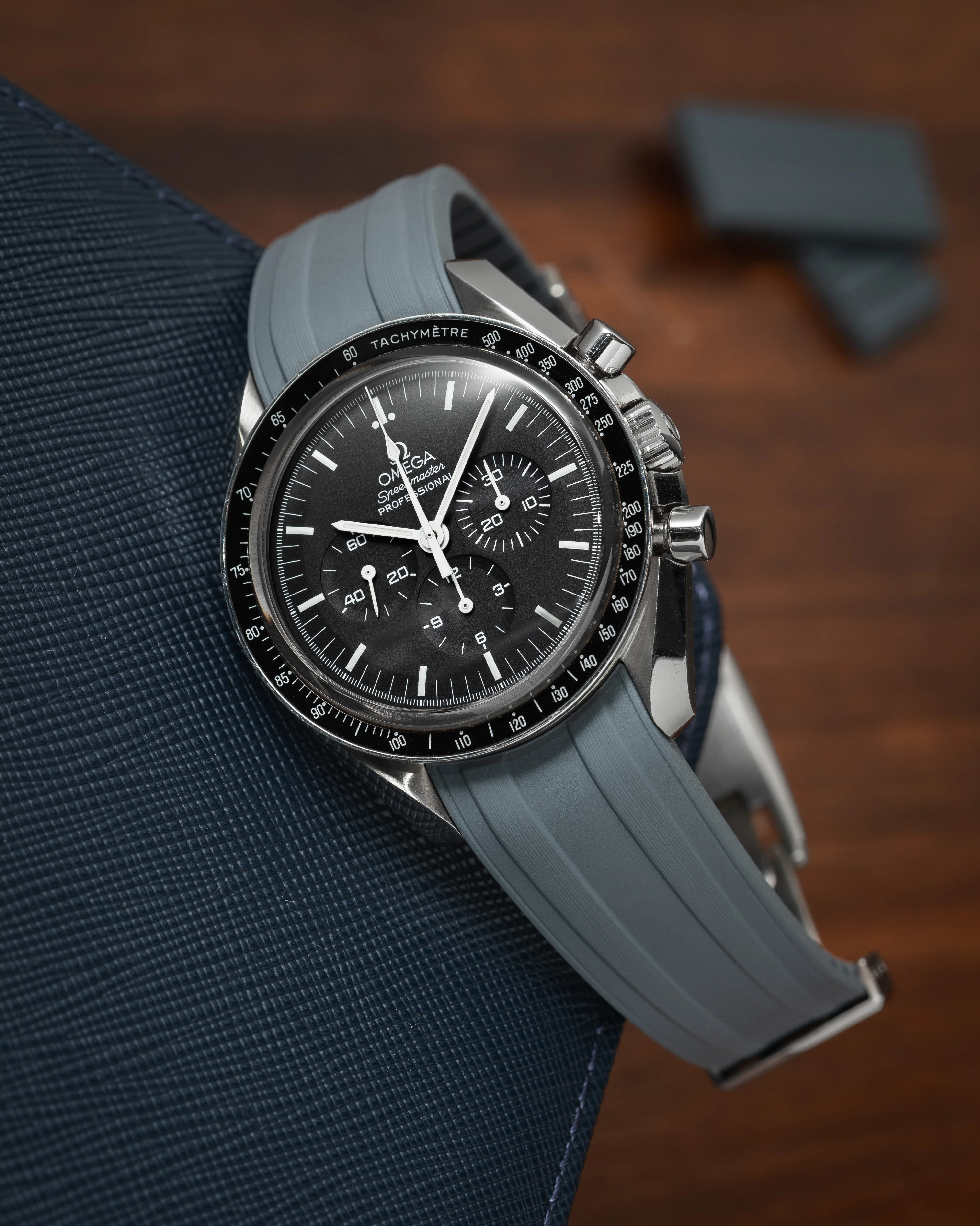 Grey CTS Rubber Strap for Omega Speedmaster & Swatch MoonSwatch - Image 7