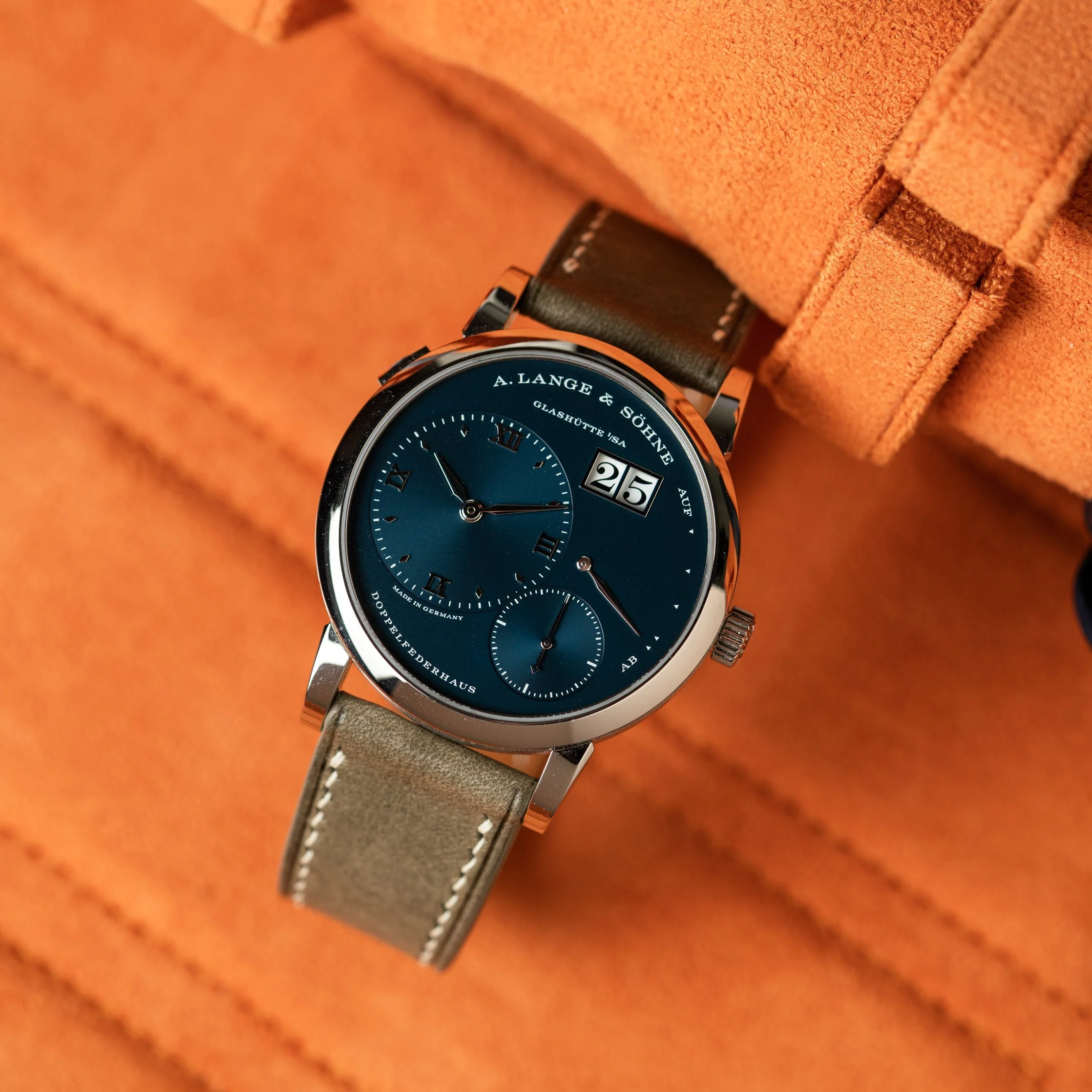 Overstock: Grigio Waxy Slim Strap - Image 4