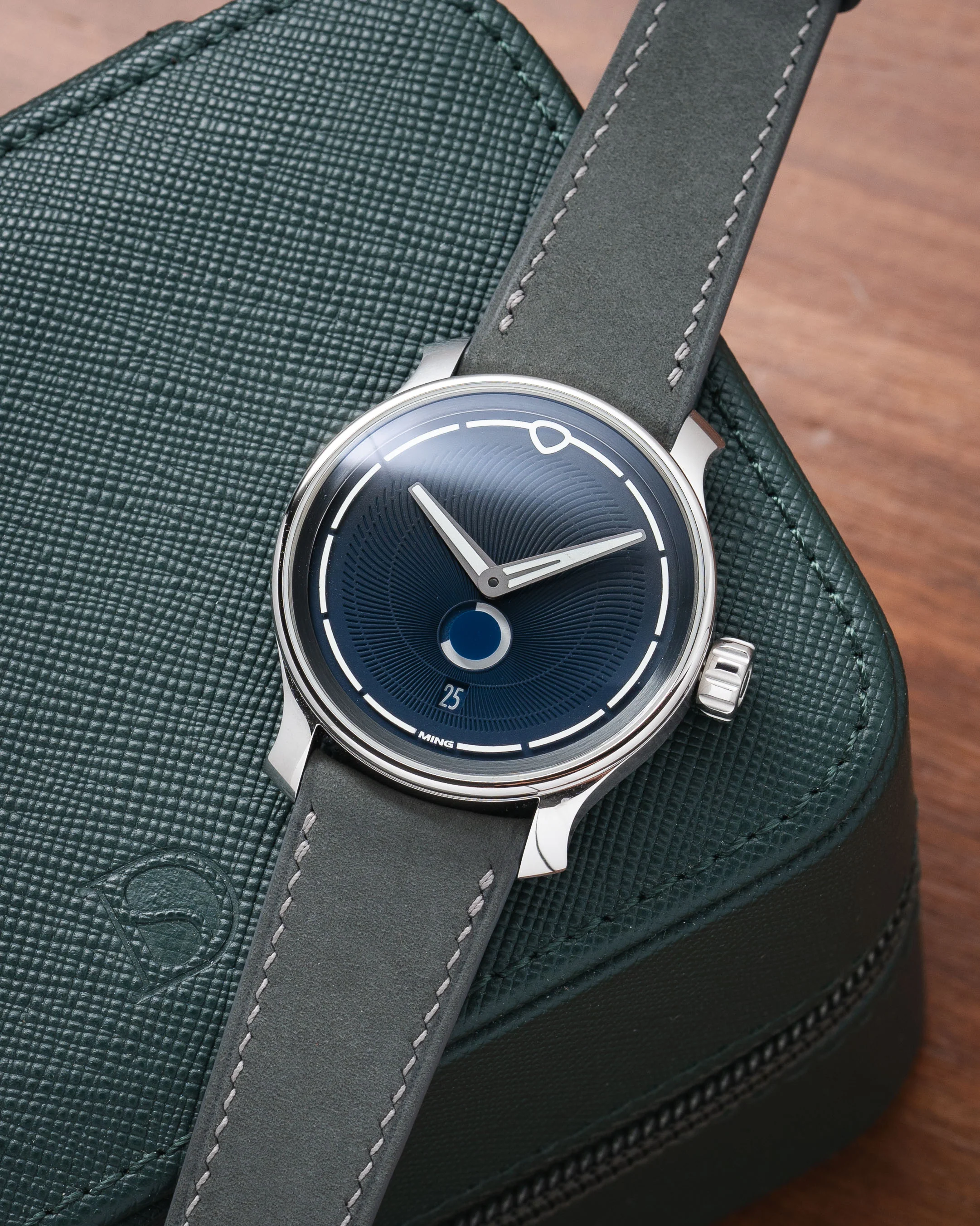 Light Grey Nubuck Slim (Curved) Strap - Image 3