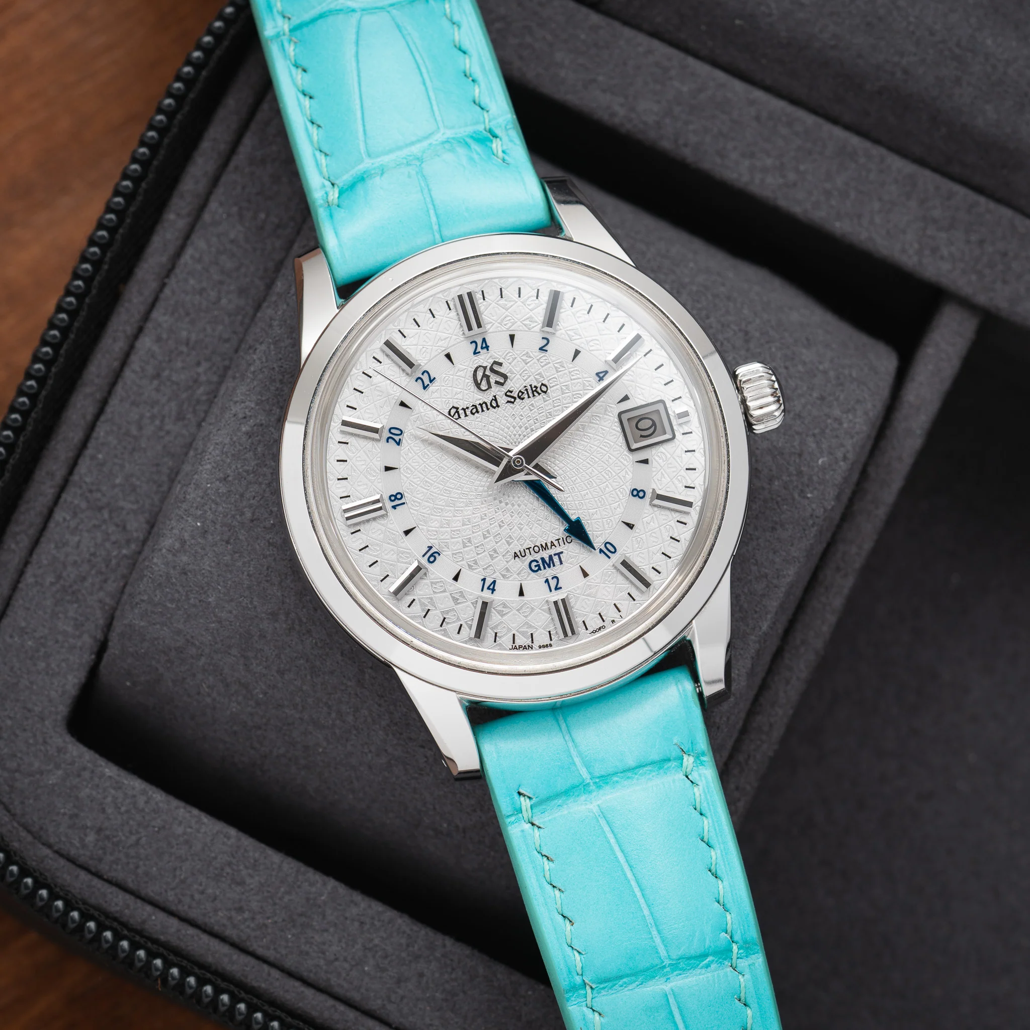 Overstock: Matte Turquoise Alligator Signature Strap - Image 6