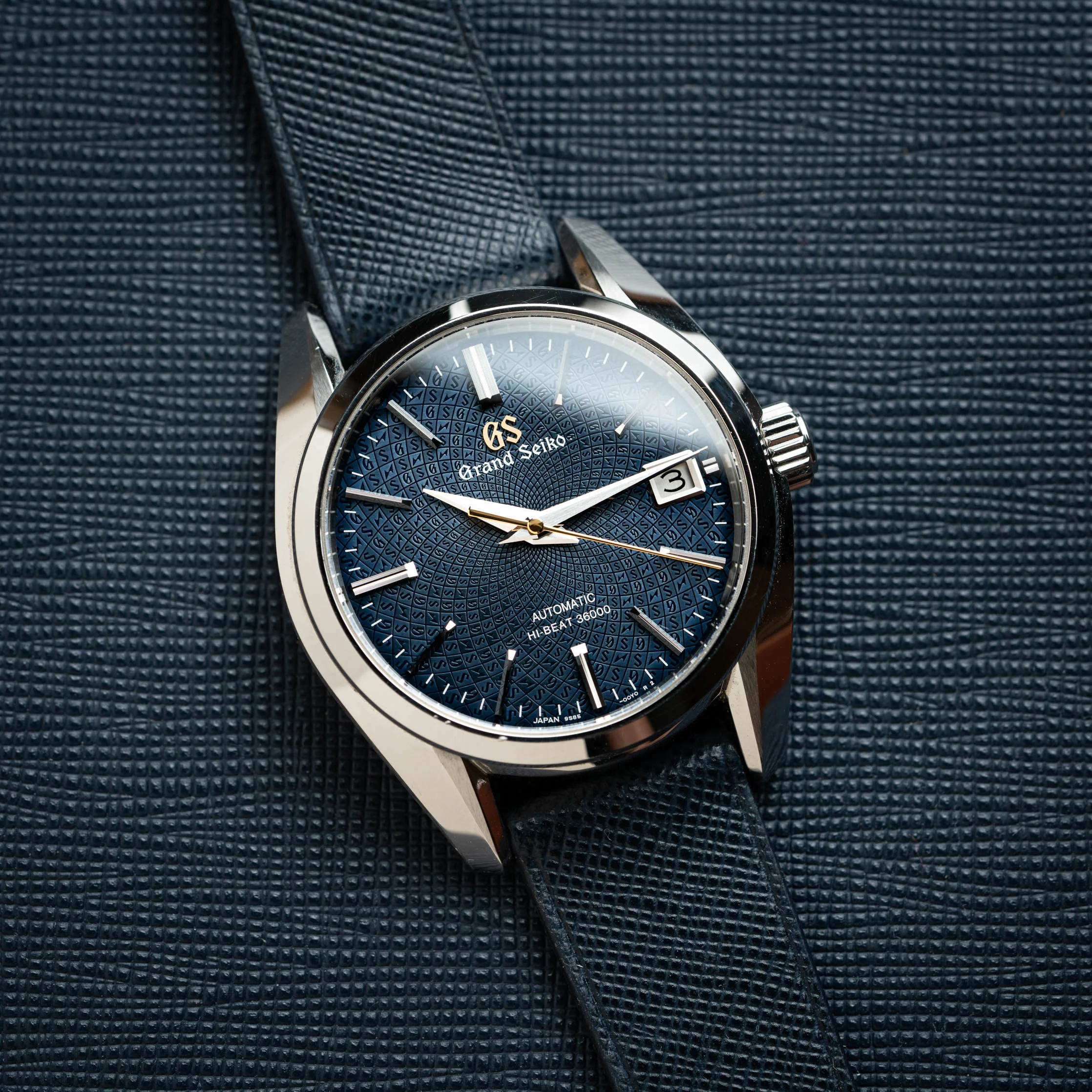 Navy Saffiano Stitchless Strap - Image 3