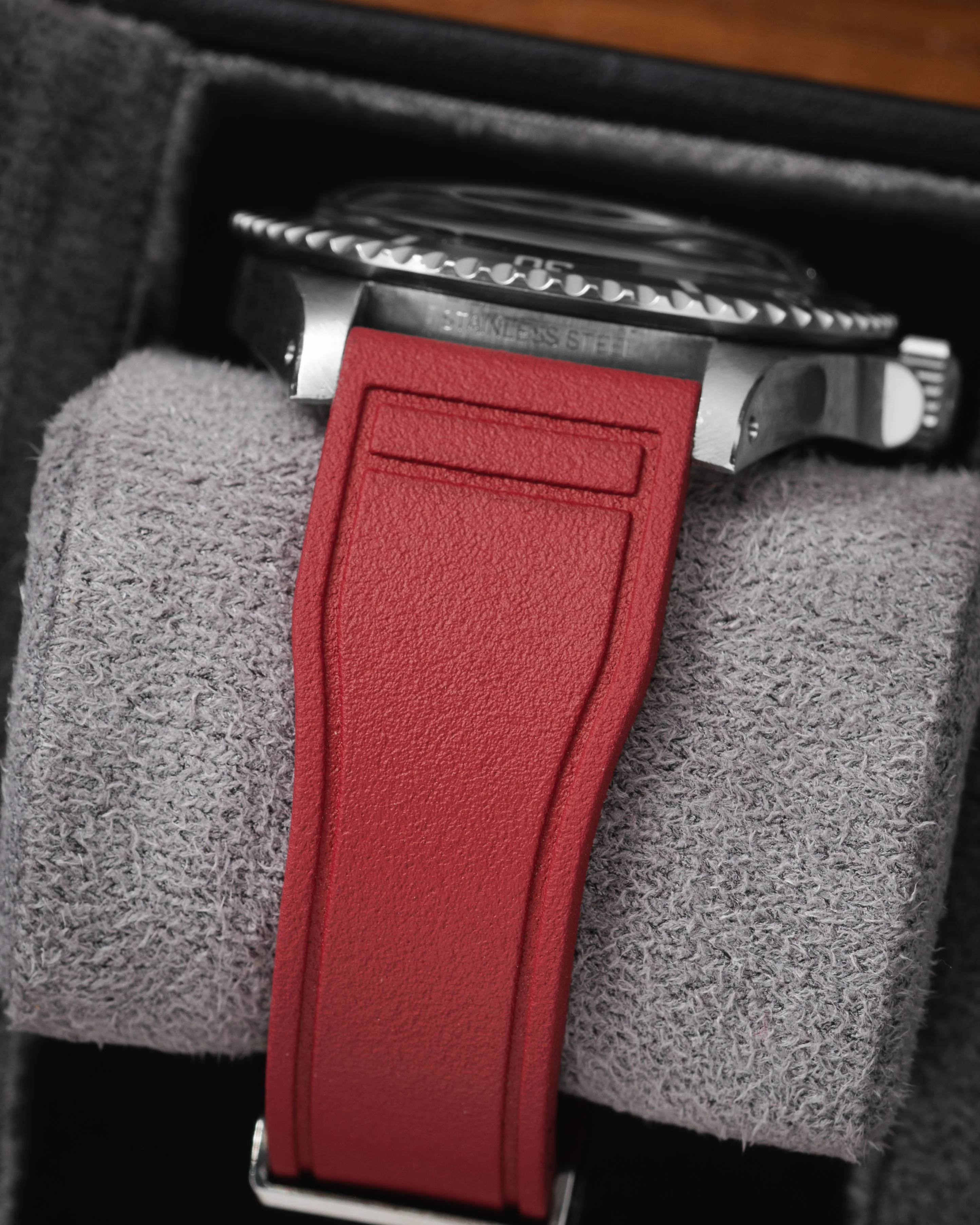 Red Pilot CTS Rubber Strap - Image 2